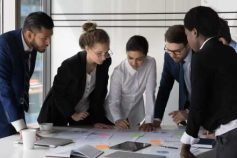 تطوير مهارات التواصل والتعامل مع الآخرين بفعالية